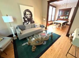 Irving Park updated vintage top unit 2-flat