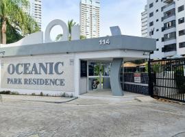 Apto Oceanic Park Itajaí 2 Quartos com Garagem e Churrasqueira, hotel em Itajaí