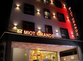 Miot Grande, hotel perto de Aeroporto Internacional de Chennai - MAA, Chennai