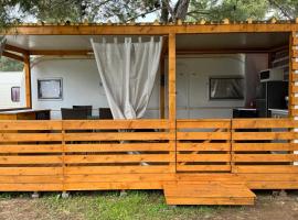 Adria Caravan (with air conditioner), campingplads i Privlaka