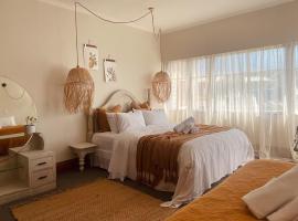 Revell St Beach Bungalow, bungalow in Hokitika