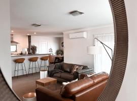 Little Luxe On Revell: Hokitika şehrinde bir otel