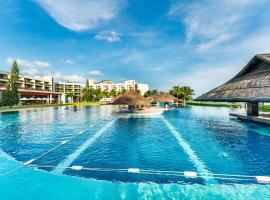 Vietsovpetro Ho Tram Beach Resort & Spa, hotel con piscina a Ho Tram