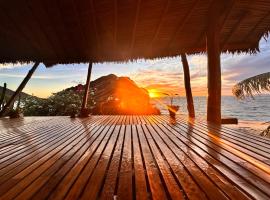 Shambala Madagascar: Beachfront Lodge And Adventures, B&B em Ambolobozo