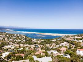 Hilltop Bayview Luxury Apartments, hotell nära The Market Square Shopping Centre Plettenberg Bay, Plettenberg Bay