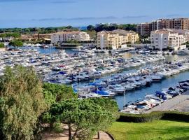 Studio avec vue sur Marina et Mer - 2 adultes et 1 enfant maximum, ξενοδοχείο σε Mandelieu-la-Napoule