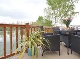 2 Bed in Tattershall Lakes 50360
