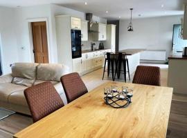 Aghadoe Millers - Modern 3 bed house Killarney, vacation home in Fossa