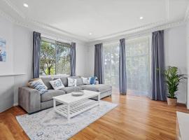 NEW Sailors Cove Pet Friendly, villa em Gosford