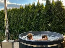Apartament Noce i Dnie z prywatnym jacuzzi