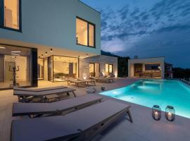 Villa rOvni by IstriaLux, Hotel in Ravni