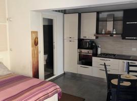 [FREE PARKING]Appartamento angolo di relax!!!, hotel sa Rivoli