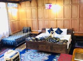 Aliflaila Laila Group of Houseboats , Srinagar, hotel near Srinagar Airport - SXR, Srinagar