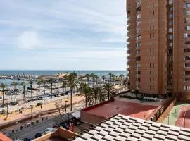 Sunny studio apartment, marina view