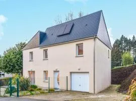 Lovely Home In Cherbourg-en-cotentin With Kitchen