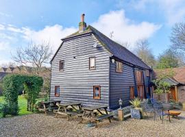 Walnut Barn - Horsham, pet-friendly hotel in Horsham