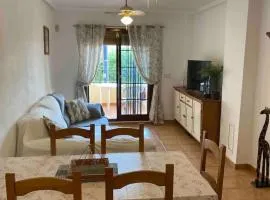 Sleeps up to 6 shared pool parking with Aircon