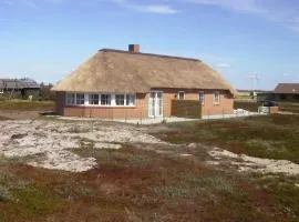 Cottage with wood-burning stove by the sea - SJ760