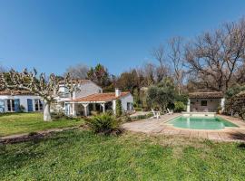 Villa Triptyque - Avec piscine et grand jardin, hotel in Villecroze