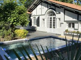 À 350m plage du Betey- Maison pour 9 avec piscine, hotel i Andernos-les-Bains