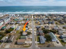 Oceanside Cottage -3BDR 2BA-Walk to Beach!