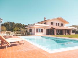 Beautiful villa with swimming pool Italy, hotel a Itri