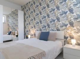 Sky Suite Blue Pomezia, hotell i Pomezia