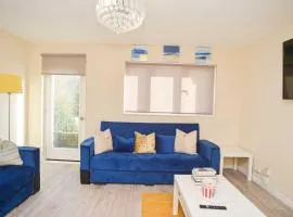 London's Calling You! 2 Bed Lovely Home Sleeps 1-5!