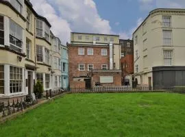 Flat 8 - Apartment for 4 in Town Centre