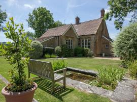 The Old School, hotel in South Perrott