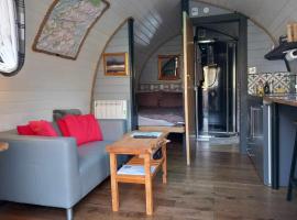 Riverside Pod, West Highland Way Holidays, hotel i Kinlochleven