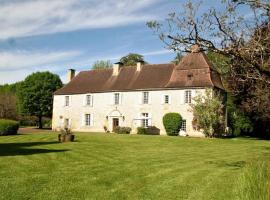 Stunning manor, privet heated pool in Dordogne、Carluxのホテル