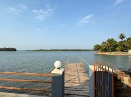 The Glasswater By the Backwater Homestay, hotel with parking in Kalyānpur
