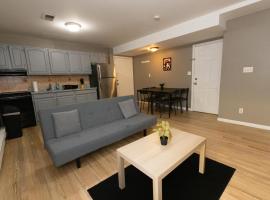 Mins to NYC! Urban Oasis 2-BR home with King & Queen Beds, hotel v destinácii Jersey City