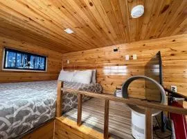 Tiny House - mountain views close to everything