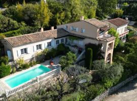 les petites terrasses, hótel með sundlaugar í Grasse