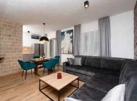 PENTHOUSE4FOUR - Apartments4You Supetar - brand NEW 2-BR - 200 meters from the beach - free parking - beautiful terrace - BURALUX properties