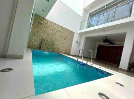 Aura Chincha® Casa con Piscina, Karaoke y más!، بيت عطلات في Chumbiaula