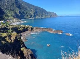 Baia Seixal Oceanfront, hotel em Seixal