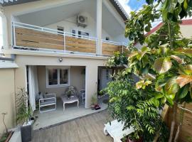 Grand studio charmant, tout équipé…, place to stay in Saint-Denis