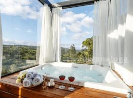 Mountain Chalet Jacuzzi com Vista, chalé em Rancho Queimado