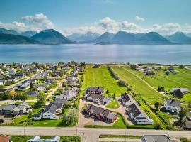 Steiroveien, hotel in Sortland