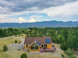 The Fox Den 360 Mtn View and On-Site Hiking!: Nathrop şehrinde bir otoparklı otel