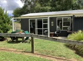 Wood Pigeon Cottage Pet Friendly Free Breakfast Hauraki Rail Trail 2kms