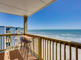 North Topsail Beach Condo with Ocean-View Balcony!, lejlighed i North Topsail Beach