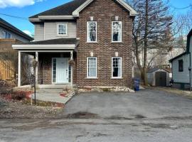 Magnifique maison près de l’eau、ラヴァルのヴィラ