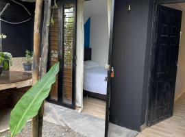 Habitación de descanso con aire acondicionado, bed and breakfast en Villavicencio