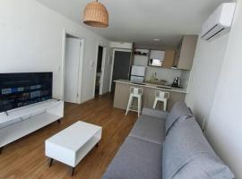 4 personas, nuevo, céntrico, departamento en Montevideo