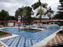 CENTRO VACACIONAL & HOTEL CAMPESTRE LAGO CENTER、Aguazulのホテル