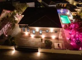 Villa Luma, Exclusive 3 Bedroom Oasis in Noord
